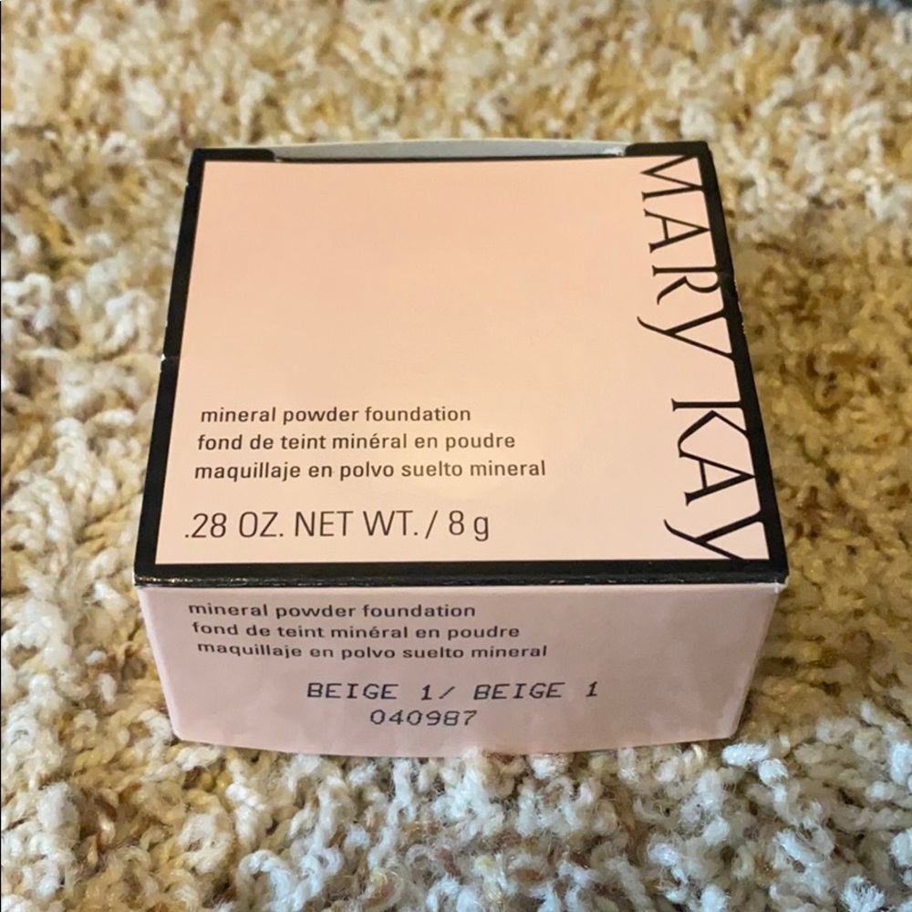 *NIB* Mary Kay Mineral Powder foundation, BEIGE 1